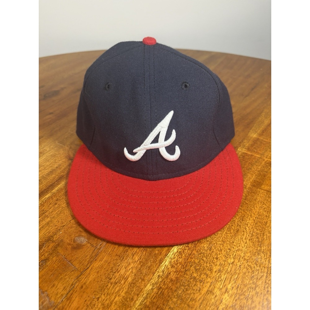 New Era 59FIFTY Atlanta Braves MLB Fitted Hat Size 7 1/8 Navy Blue Red Cap NWT